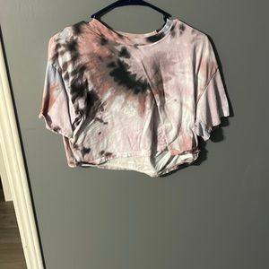 light pink and dark grey tie-dye cropped tee size small